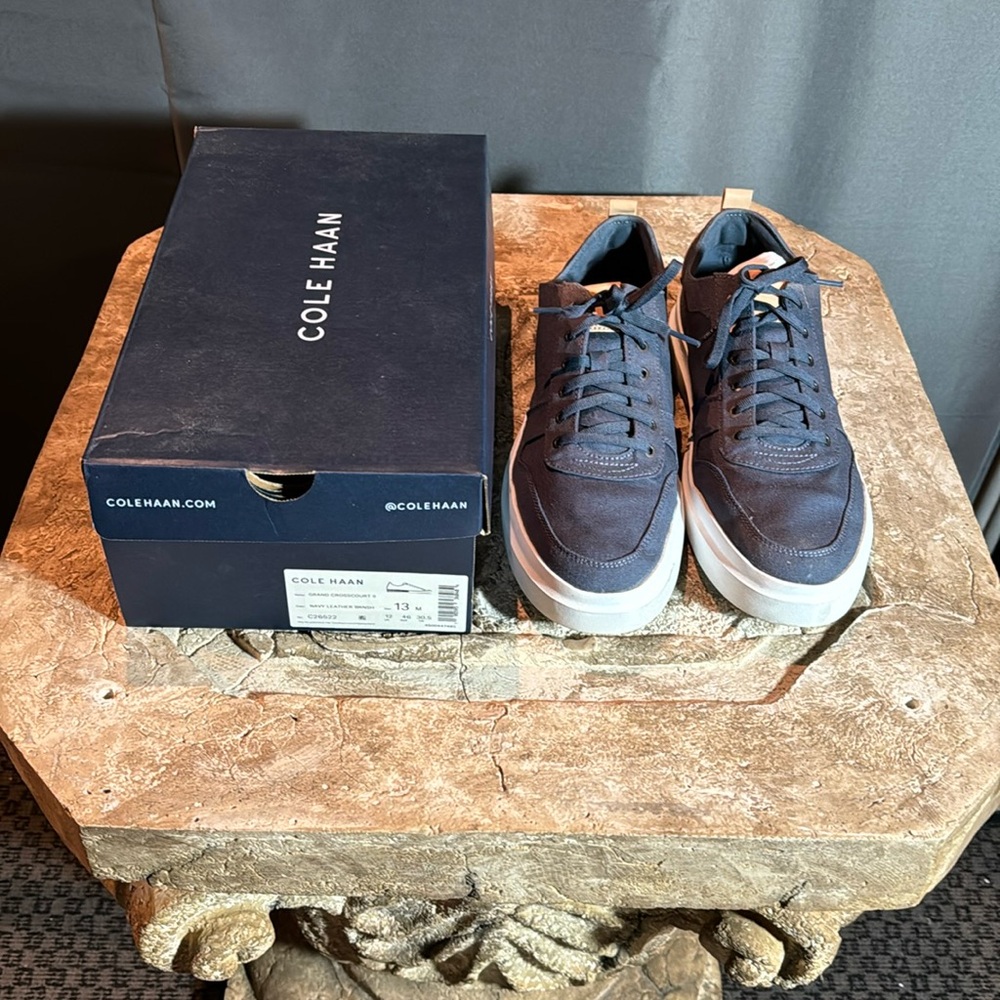 Cole Haan Men’s Shoes. Grand 360 Size 13M.  Navy Canvas uppers w/white bottom.